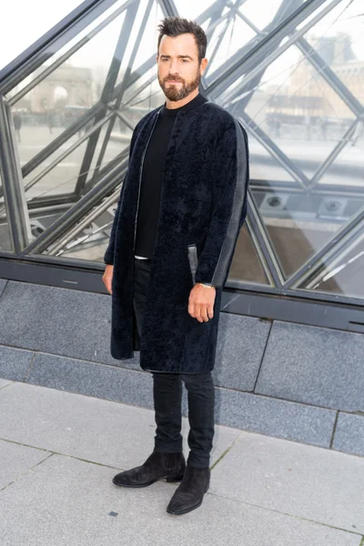 Look 16